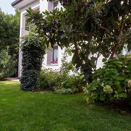 Appartamento Con Giardino Le Querce Сістьяна Екстер'єр фото